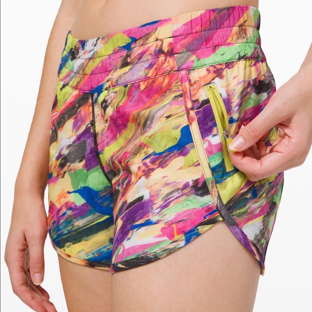 NWT Lululemon Tracker LR Short 4” Lined Size 10
